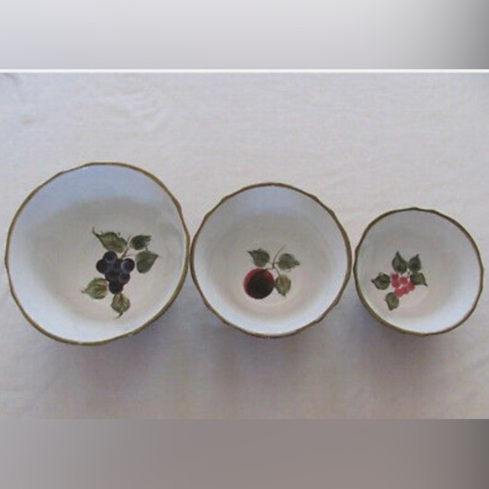 Raymond Waites 3 Piece Nesting Bowls Set - Picture 4 of 9